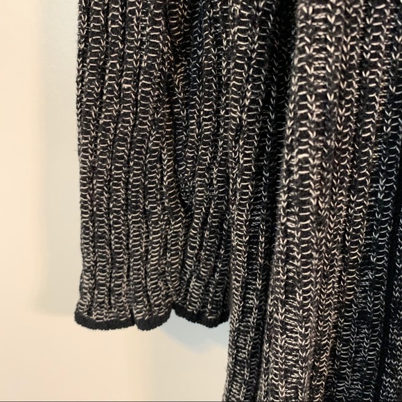 Dana Buchman gray & black cardigan with 3/4 length sleeves - Picture 3 of 8